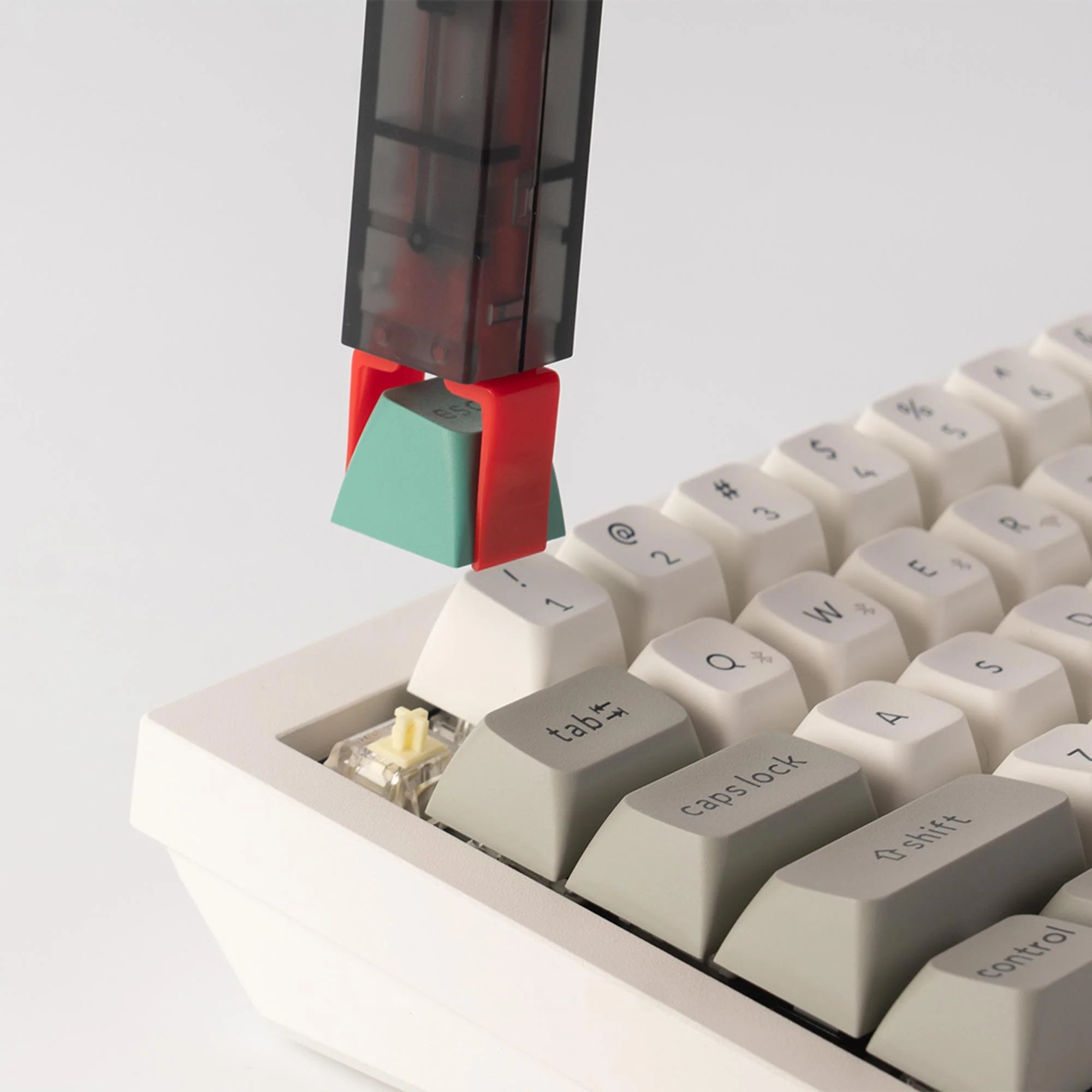 Gateron Switch and Keycap Puller - View 3